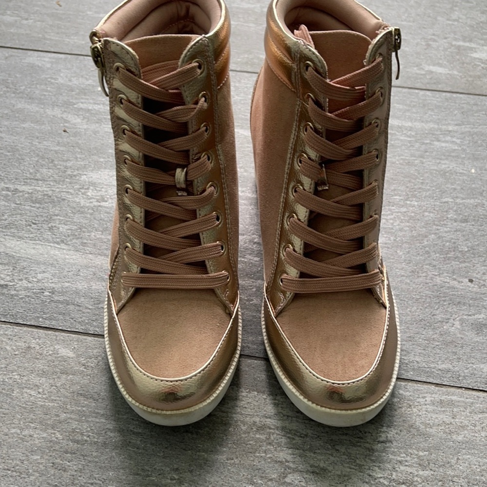 Boots. 8 M. Brand New.